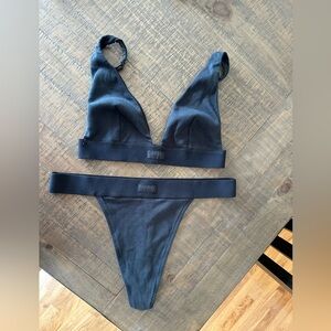 SKIMS Black Set (NEVER BEEN WORN, TOOK TAGS OFF TO WASH)